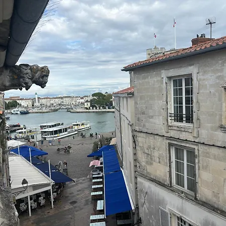 Daire 3 Pieces Sur Le Vieux Port, Plein Centre *