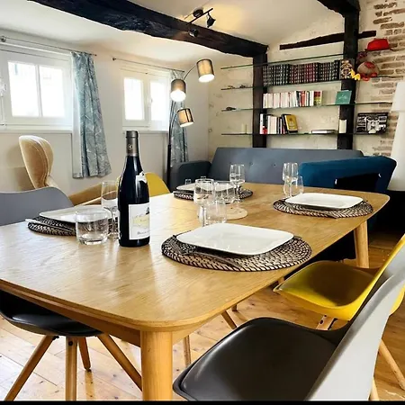 3 Pieces Sur Le Vieux Port, Plein Centre La Rochelle (Charente-Maritime)