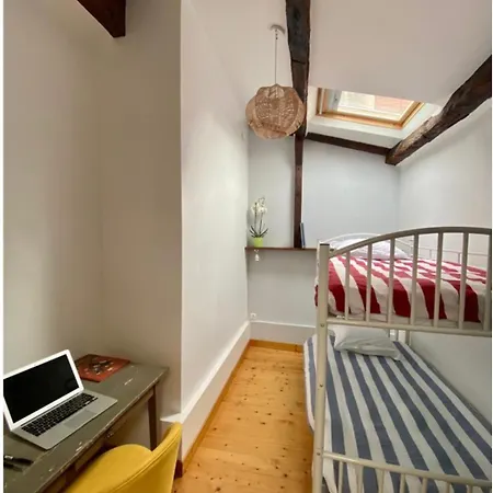 Apartment 3 Pieces Sur Le Vieux Port, Plein Centre